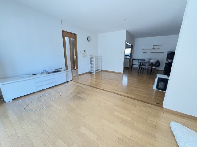 神戸市西区伊川谷町有瀬戸建の居間・リビング