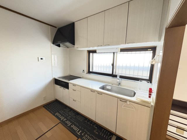 神戸市西区伊川谷町有瀬戸建のキッチン