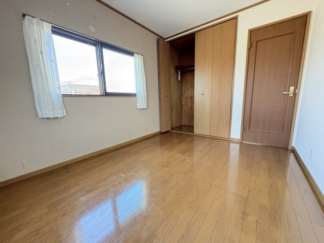 神戸市西区伊川谷町有瀬戸建の洋室