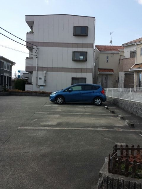 ポートヒルズＮの駐車場