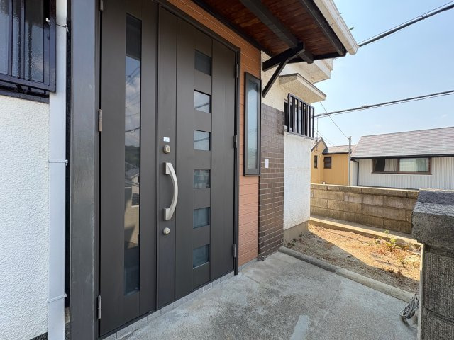 神戸市北区鈴蘭台北町3丁目戸建の玄関