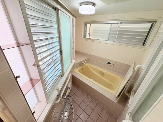 神戸市北区鈴蘭台北町3丁目戸建の浴室