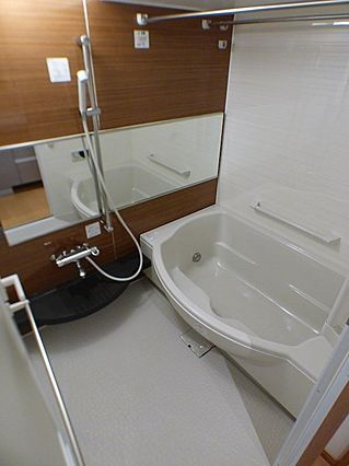 プラーシュ本山の浴室
