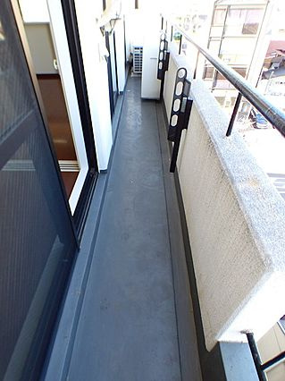 プラーシュ本山のバルコニー