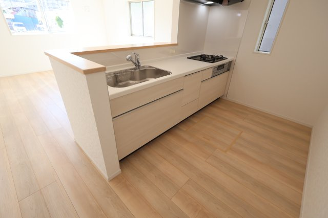 《仲介手数料無料》桜区中島４丁目14-17新築一戸建てクレイドルガーデンのキッチン|撮影日 2025年11月15日 12:40 晴れ