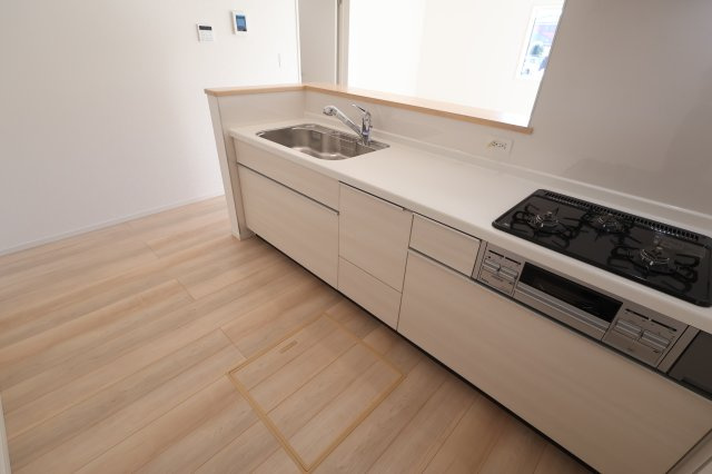 《仲介手数料無料》桜区中島４丁目14-17新築一戸建てクレイドルガーデンのキッチン|撮影日 2025年11月15日 12:40 晴れ
