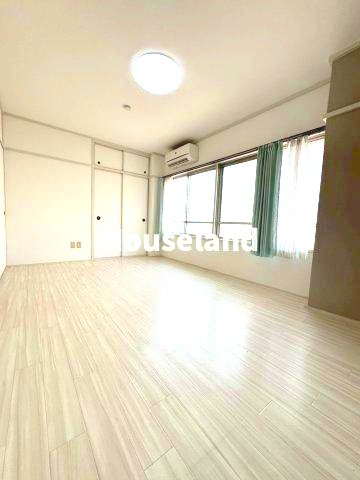 フラン93の洋室