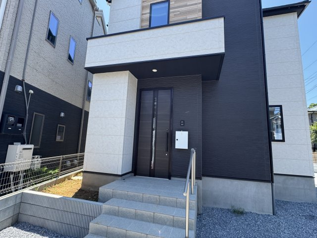 松戸市平賀新築戸建【殿平賀小学校：10分】のエントランス|エントランス・玄関ポーチ