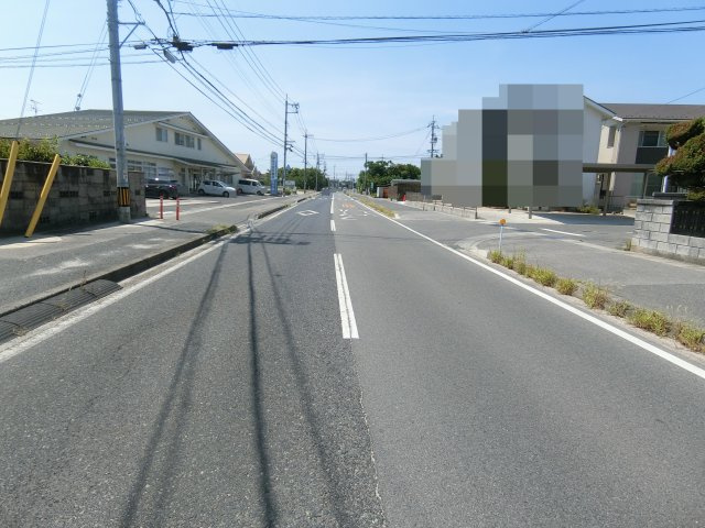 富益町中古住宅の前面道路含む現地写真