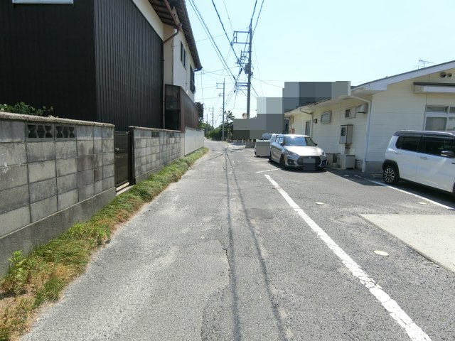 富益町中古住宅の前面道路含む現地写真
