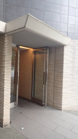 コンフォリア文京春日のエントランス