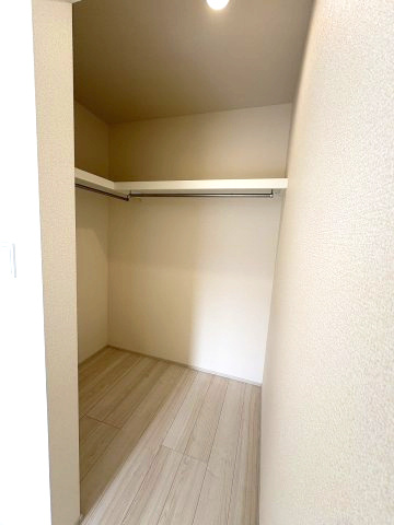 【収納】 | 福岡市東区奈多1丁目　1号棟（全2棟）【仲介手数料無料・0円】 | 現地写真。ウォークインクローゼットです。