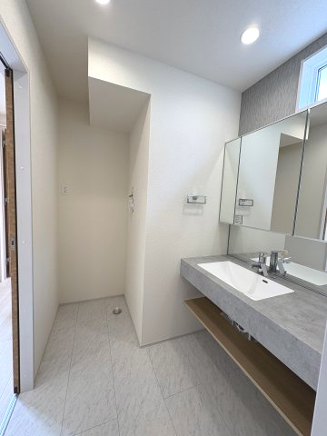 【洗面所】 | 福岡市東区奈多1丁目　1号棟（全2棟）【仲介手数料無料・0円】 | 現地写真。