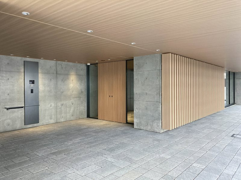 新宿区下落合１丁目の賃貸マンションのエントランス