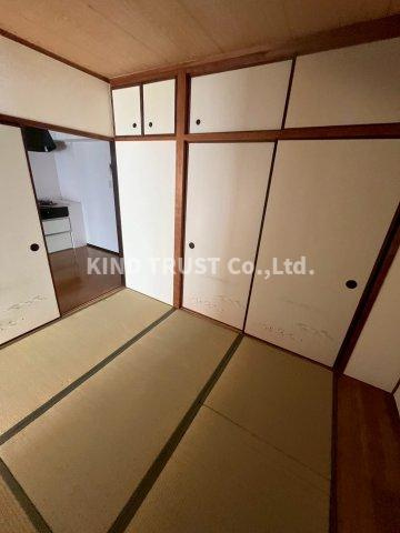 中崎コーポの和室|明るい和室です