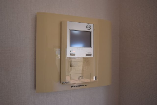 【セキュリティ】 | エイルヴィラ空港東 | TVモニタ付ドアホンで安心・安全にお過ごしいただけます