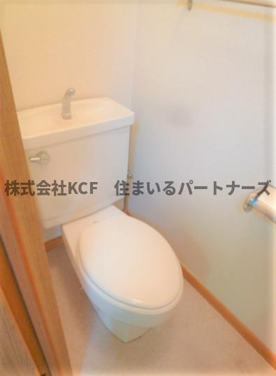 アザレアハイツ蒲池のトイレ|落ち着いた色調のトイレです