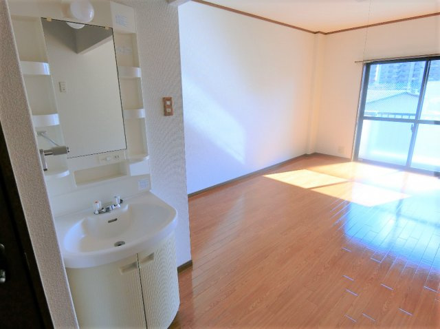 サンアップビルの洗面所|コンパクトで使いやすい洗面所