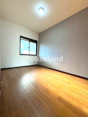 クローバーメゾン狐島の洋室