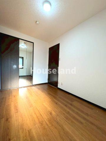 クローバーメゾン狐島の洋室