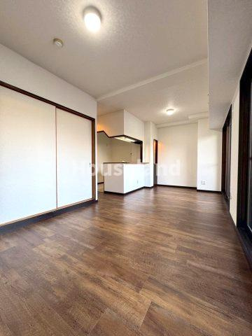 クローバーメゾン狐島の居間・リビング