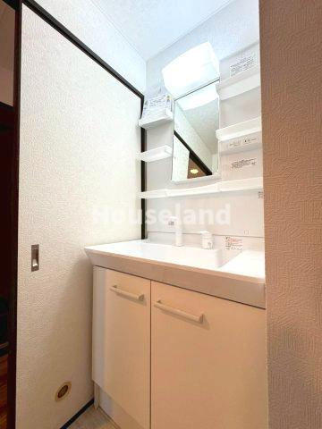 クローバーメゾン狐島の独立洗面台