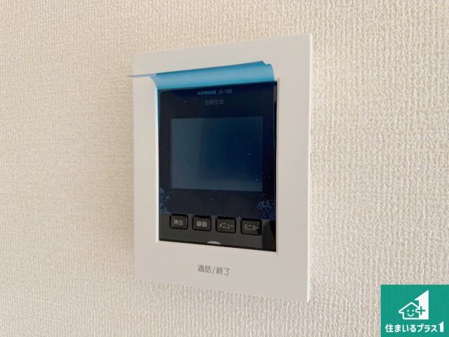 泉佐野市岡本　新築一戸建ての防犯設備|カラーモニターインターホン！声だけでなく来訪者の姿や顔がモニターで確認できるので、小さなお子様がいらっしゃるご家庭でも安心できます！