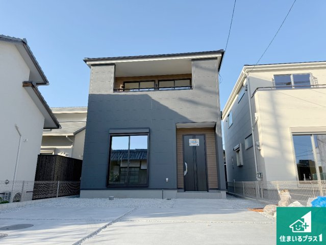 泉佐野市岡本　新築一戸建ての外観|安心の10年保証！外観を美しく保ち、雨水で汚れを落とします！気になることがありましたら、お気軽にお問い合わせください！