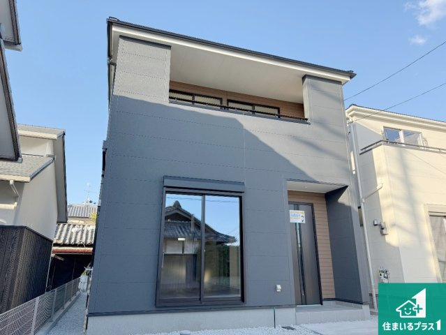 泉佐野市岡本　新築一戸建ての外観|安心の10年保証！外観を美しく保ち、雨水で汚れを落とします！気になることがありましたら、お気軽にお問い合わせください！