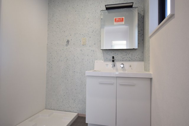 【独立洗面台】 | 福岡市南区弥永２丁目 　戸建て | シンプルでお掃除がしやすく機能的な洗面台です