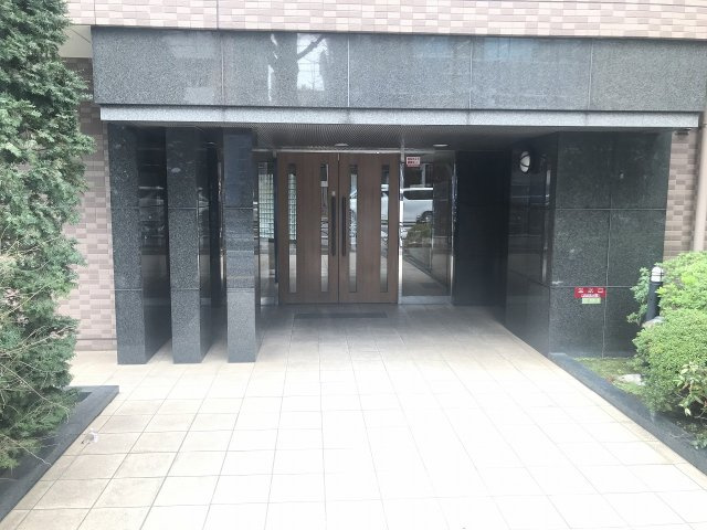 ナイスアーバン文京向丘のエントランス