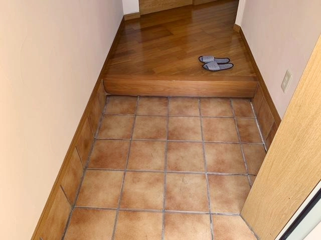 甲陽園本庄町戸建貸家の玄関