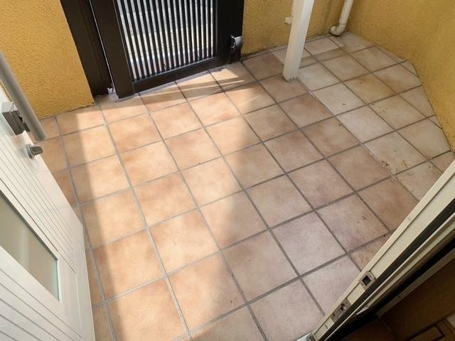 甲陽園本庄町戸建貸家のエントランス