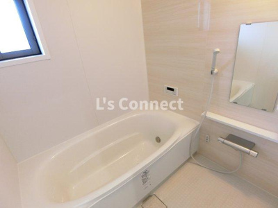 【浴室】 | Ｆｒａｉｓ泉中央 | 足を伸ばして入れる１坪浴室。追焚き付きです。