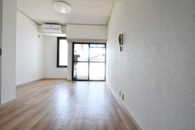 リッチライフ甲子園Ⅰの居間・リビング