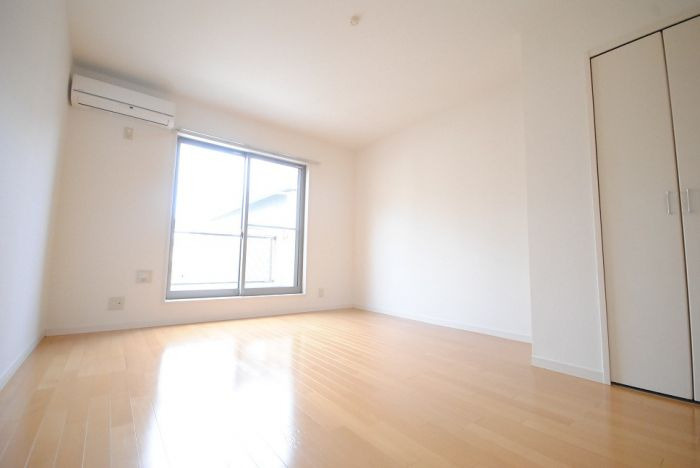 クレフラスト小戸Bの居間・リビング