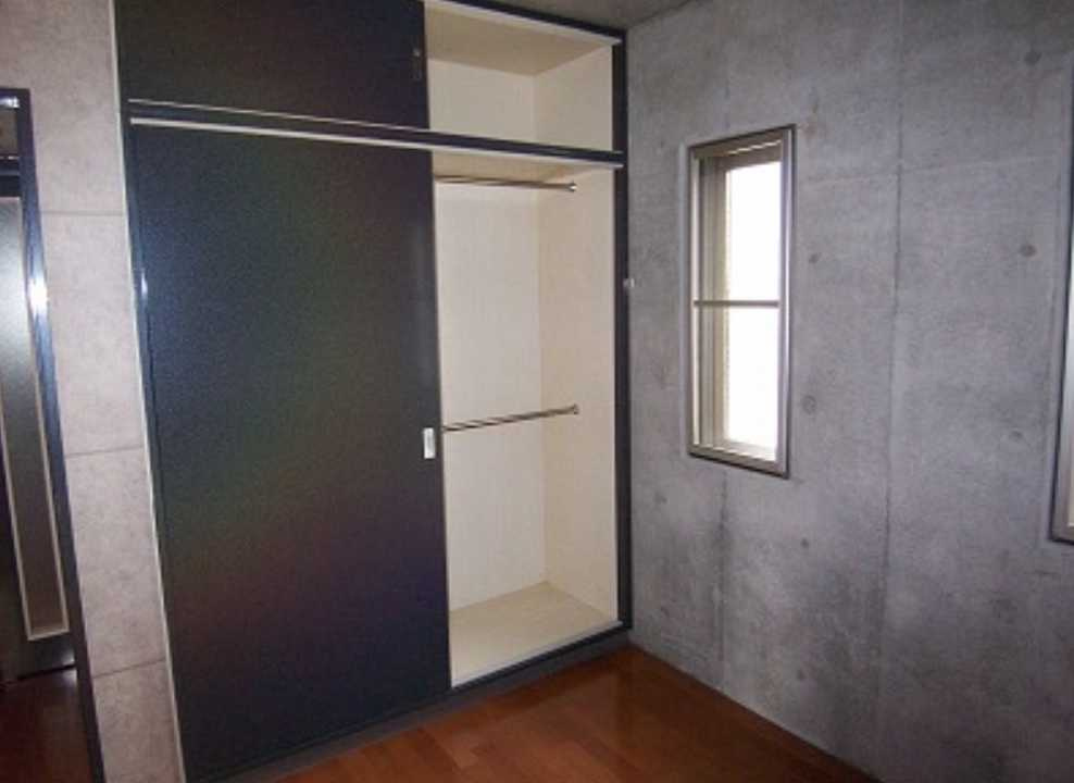 ル・リオン三軒茶屋　ペット飼育可　角部屋　オートロックの収納