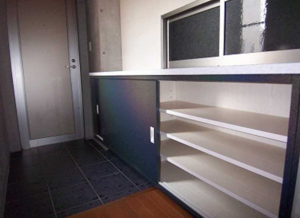 ル・リオン三軒茶屋　ペット飼育可　角部屋　オートロックの玄関