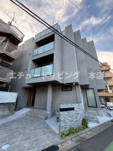 クラリスの外観