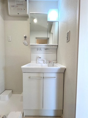 独立行政法人国立病院機構久里浜医療センター 徒歩31分。 2470m