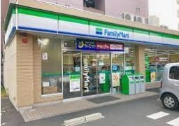 ファミリーマート則武本通店 徒歩5分。 390m
