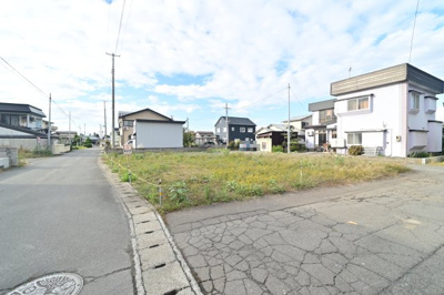 【前面道路含む現地写真】 | 黒石市幸町　土地　三方道路　