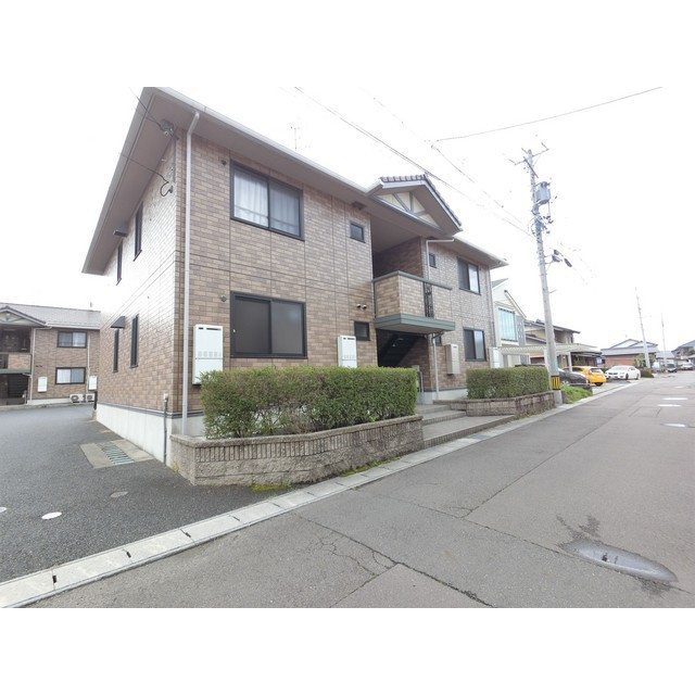 リヴェール岐南の外観