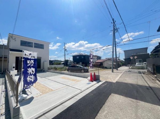 【前面道路含む現地写真】