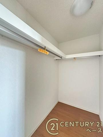 生駒郡三郷町勢野北５丁目　一戸建の収納|■現地撮影写真■冬物のコートや季節のものなどたくさんしまえる広さ！
