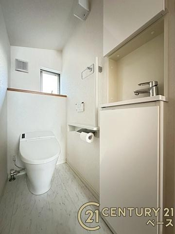 生駒郡三郷町勢野北５丁目　一戸建のトイレ|■現地撮影写真■１・２階ともに清潔感ある綺麗なお手洗を完備！