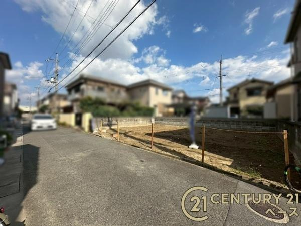 香芝市北今市２丁目の売地の前面道路含む現地写真