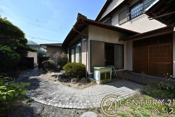 北葛城郡河合町中山台１丁目　一戸建の庭