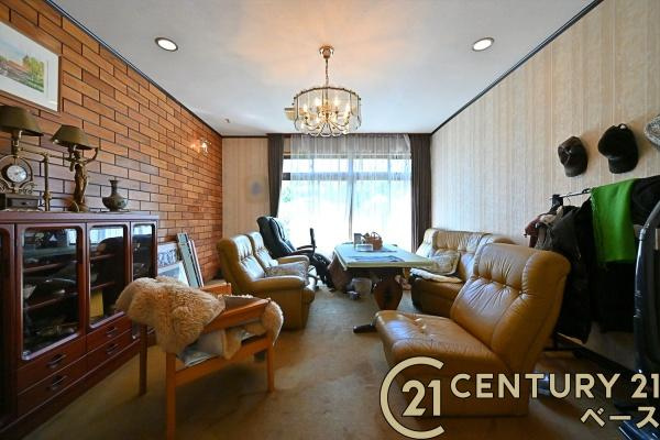 北葛城郡河合町中山台１丁目　一戸建の居間・リビング