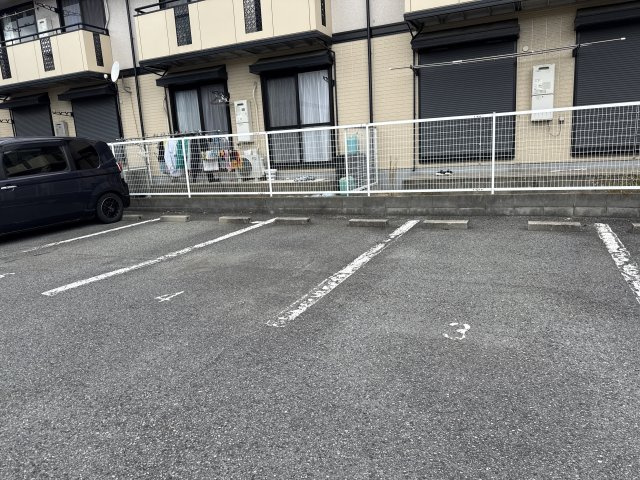 セジュール清水 Ｂ棟の駐車場